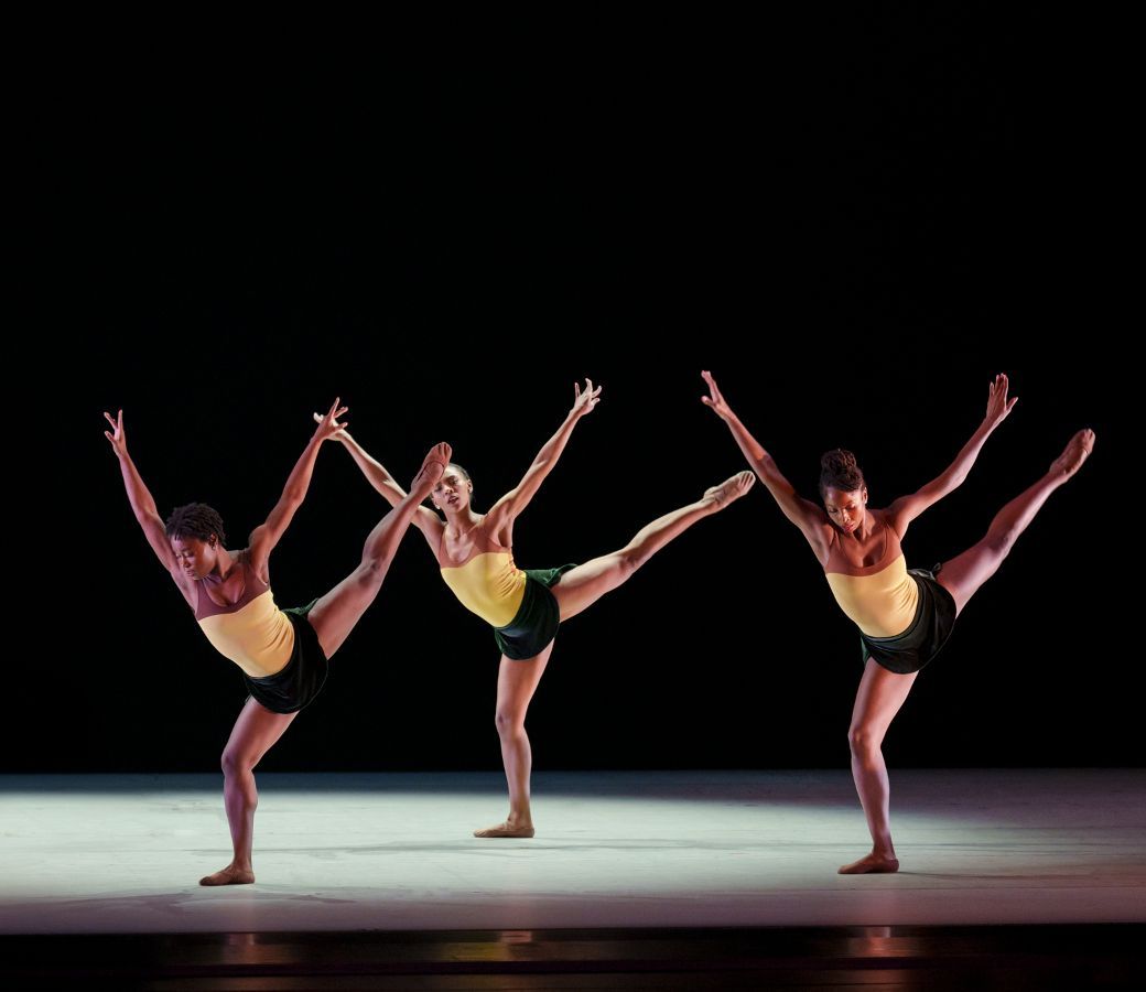 Ashley Green, Samantha Figgins and Ashley Mayeux in King's <i>Following the Subtle Current Upstream</i> &copy; Paul Kolnik