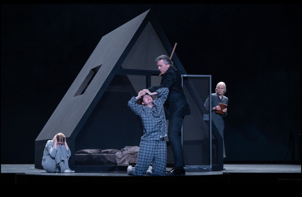 <i>Fanny and Alexander</i> &agrave; La Monnaie &copy; Matthias Baus
