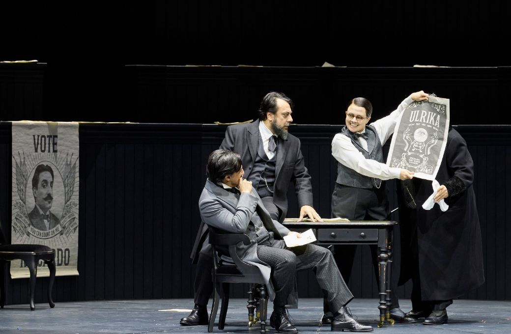 Charles Castronovo (Riccardo), George Petean (Renato) und Katharina Konradi (Oscar) &copy; Herwig Prammer