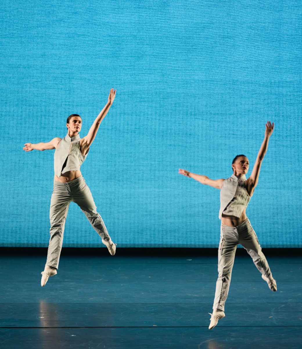 Lucinda Childs Dance Company in <i>Distant figures</i> © Fabian Schellhorn