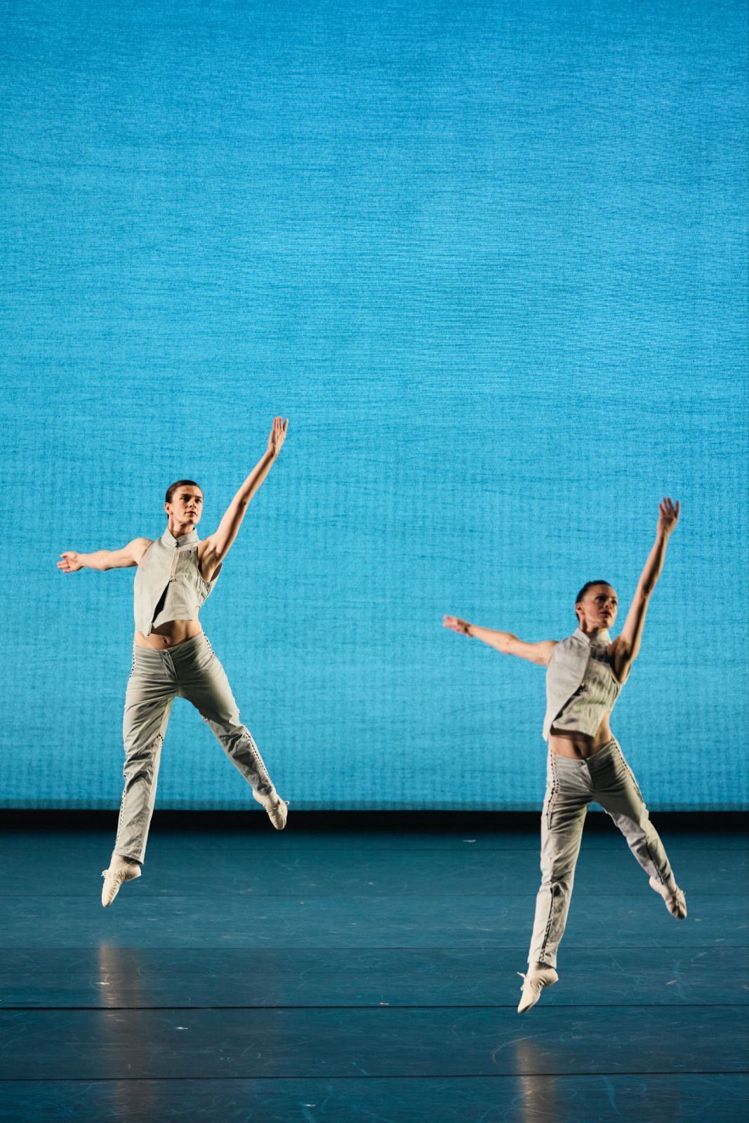 Lucinda Childs Dance Company in <i>Distant figures</i> © Fabian Schellhorn