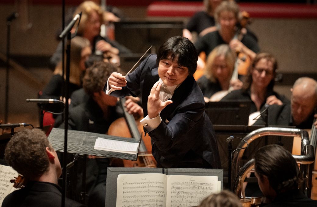 Kazuki Yamada conducts the City of Birmingham Symphony Orchestra © Andrew Fox