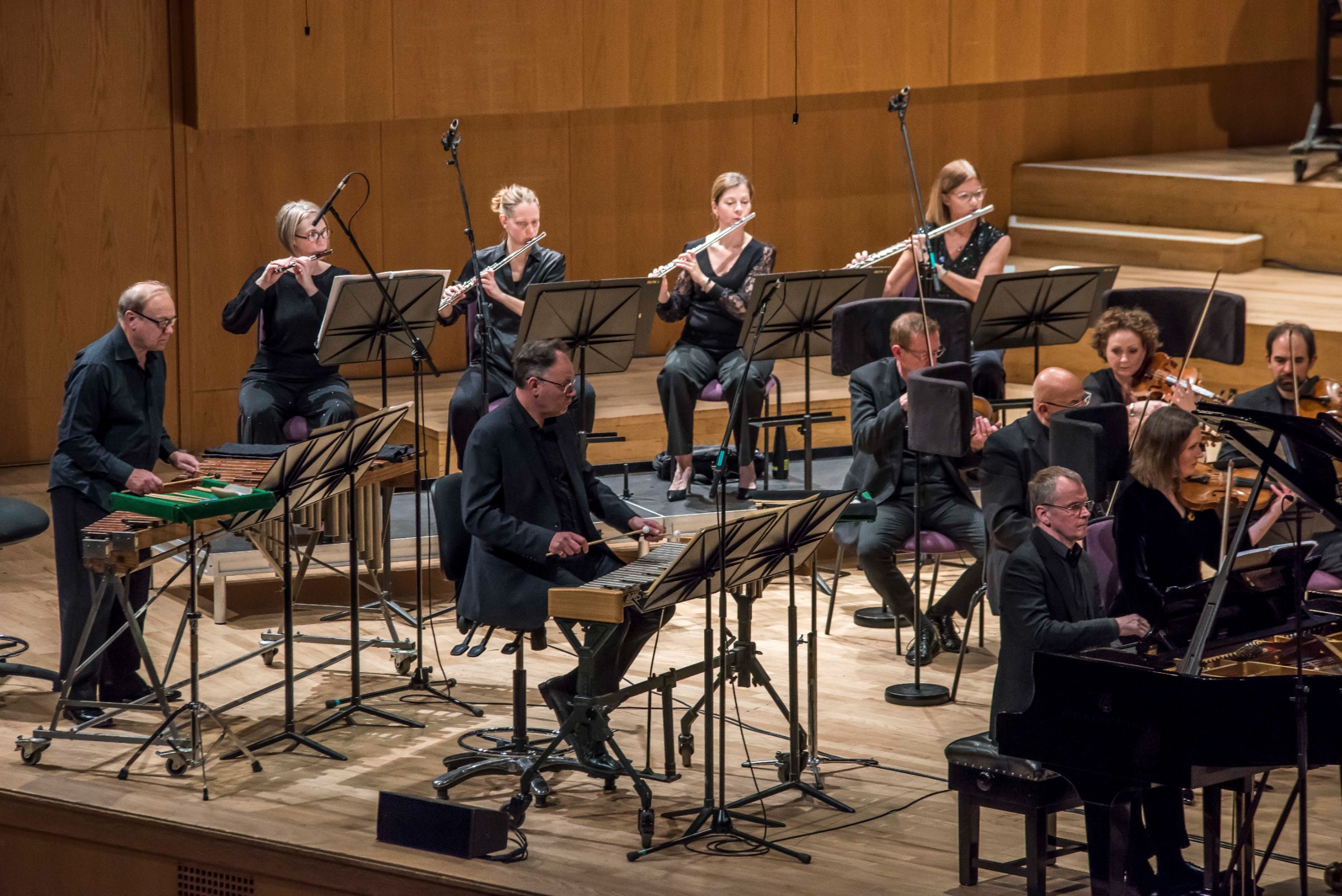Paul Patrick, Tim Williams and Steven Osborne with the BBC Philharmonic Orchestra © Chris Payne