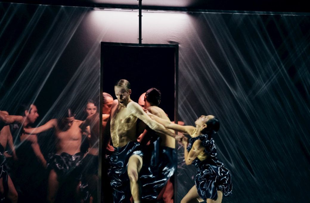 Opera Ballet Vlaanderen in Kirsten Wickland's <i>Field</i> &copy; Filip Van Roe