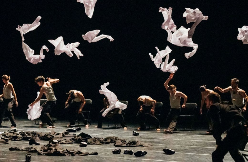 Opera Ballet Vlaanderen in Ohad Naharin's <i>Minus 16</i> &copy; Filip Van Roe