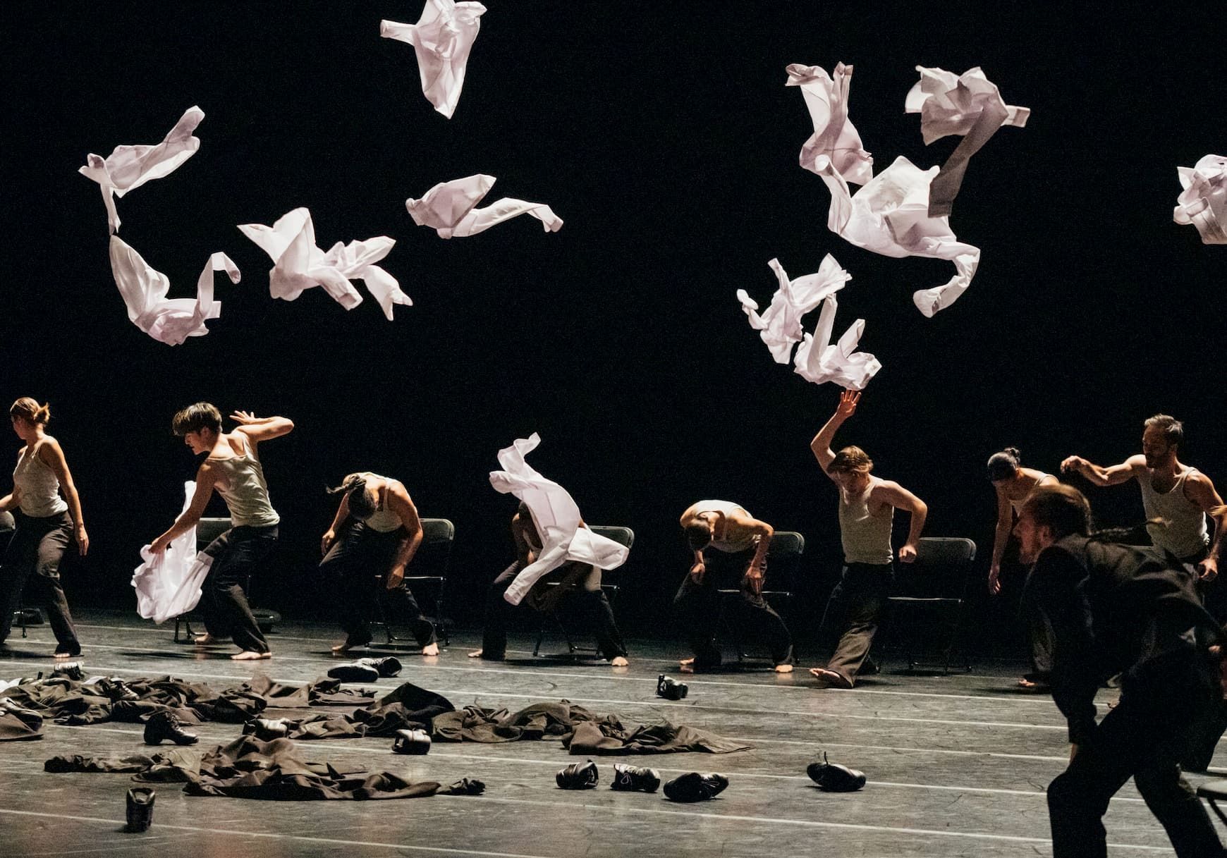Opera Ballet Vlaanderen in Ohad Naharin's <i>Minus 16</i> &copy; Filip Van Roe