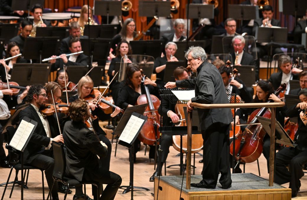 Sir Antonio Pappano conducts the London Symphony Orchestra &copy; LSO | Mark Allan