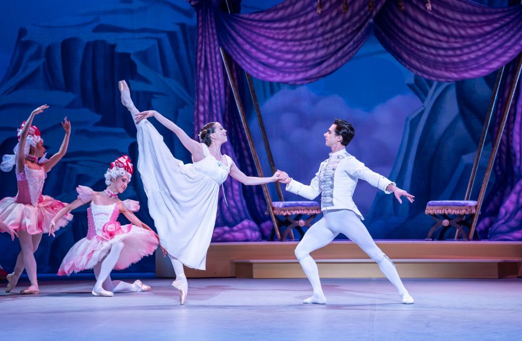 Ivana Bueno as Clara and Francesco Gabriele Frola as the Nutcracker Prince in <i>Nutcracker</i> &copy; Johan Persson