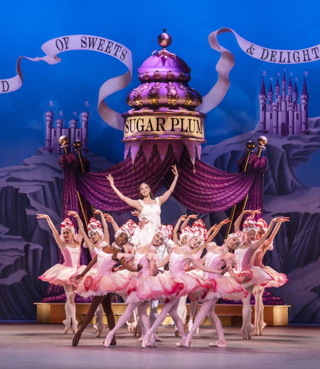 Ivana Bueno as Clara with dancers of English National Ballet in <i>Nutcracker</i> © Johan Persson
