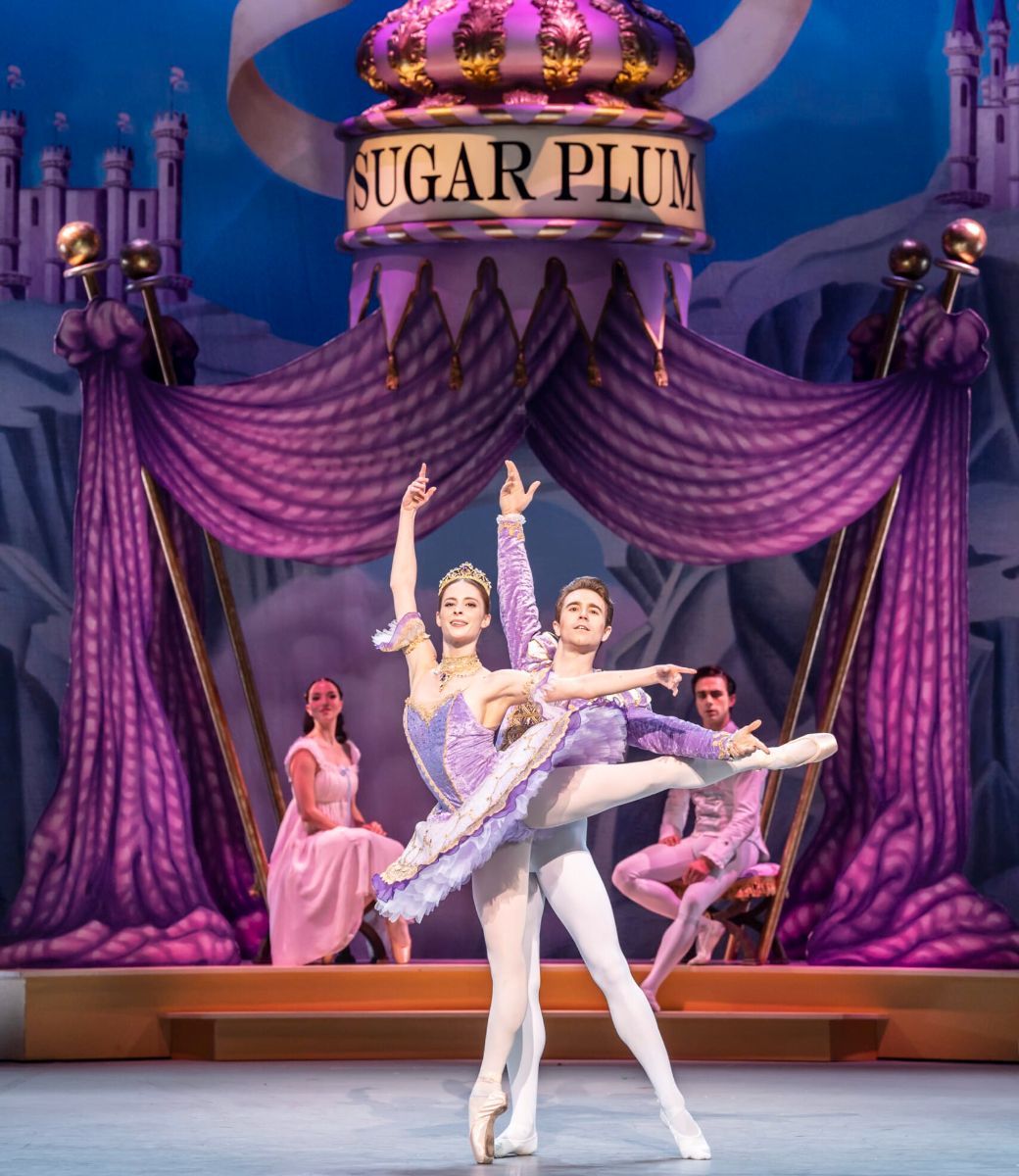 Emma Hawes as Sugar Plum Fairy and Aitor Arrieta as Sugar Plum Cavalier in <i>Nutcracker</i> © Johan Persson
