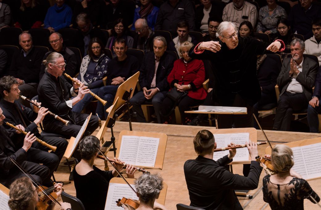 Sir John Eliot Gardiner dirigiert The Constellation Choir &amp; Orchestra &copy; Hans van der Woerd