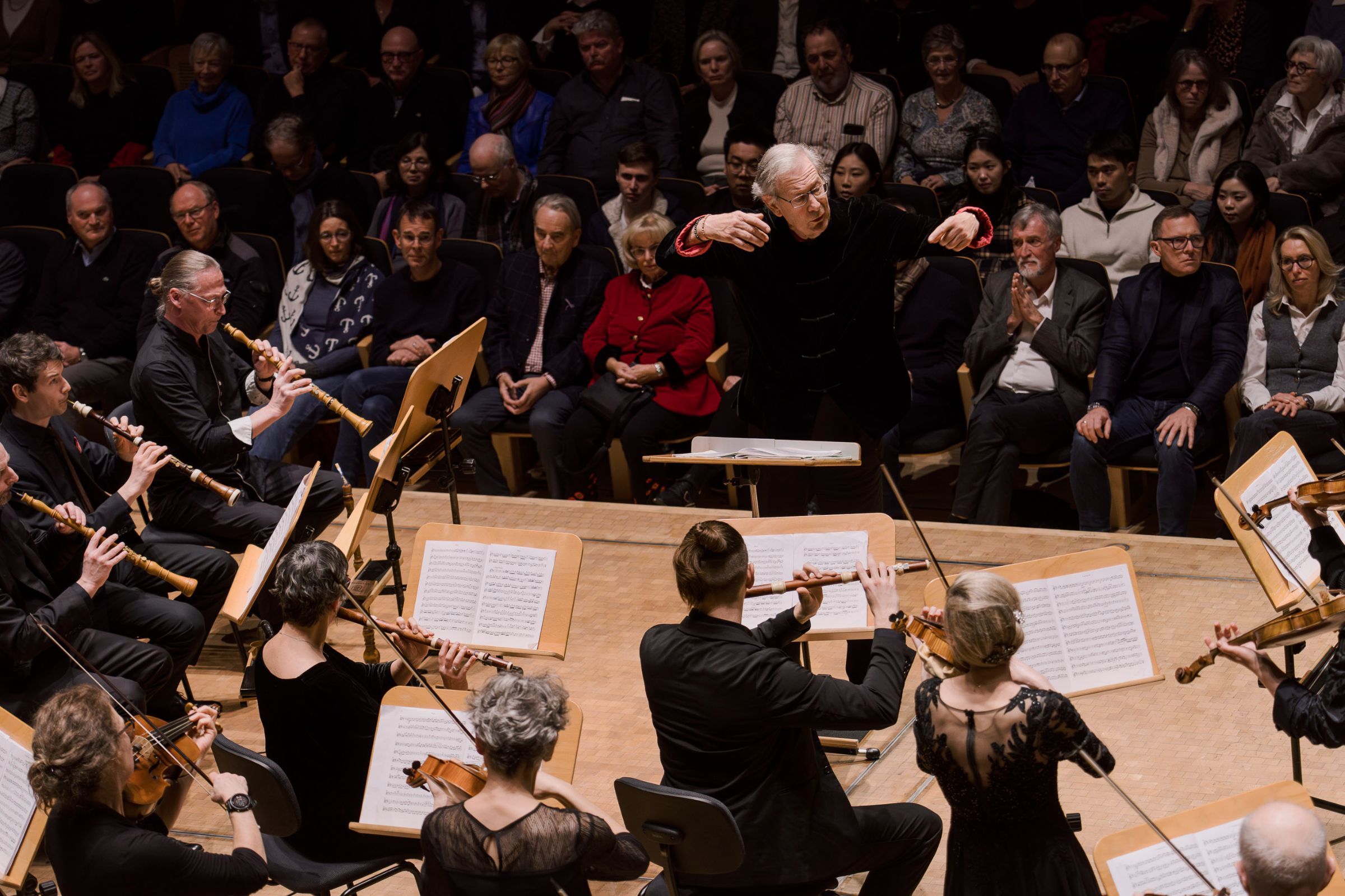 Sir John Eliot Gardiner dirigiert The Constellation Choir &amp; Orchestra &copy; Hans van der Woerd