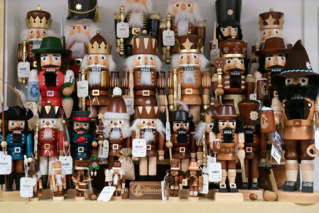 Nutcrackers at the Sachsenhaus am Gendarmenmarkt &copy; David Karlin