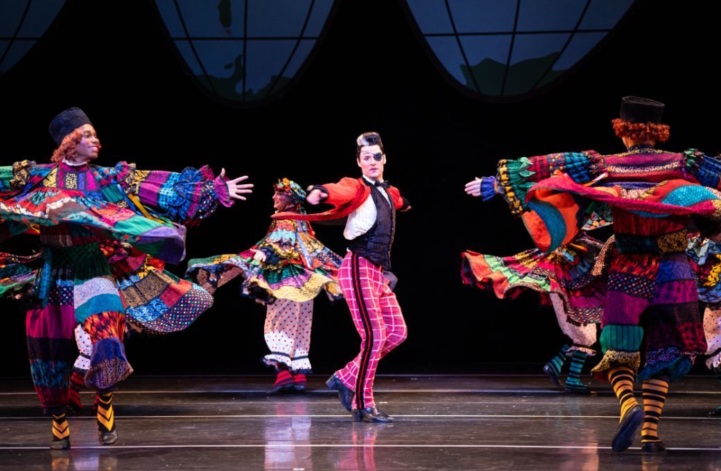 Billy Smith as Drosselmeier in the Mark Morris Dance Group production of <i>The Hard Nut</i> &copy; Julieta Cervantes