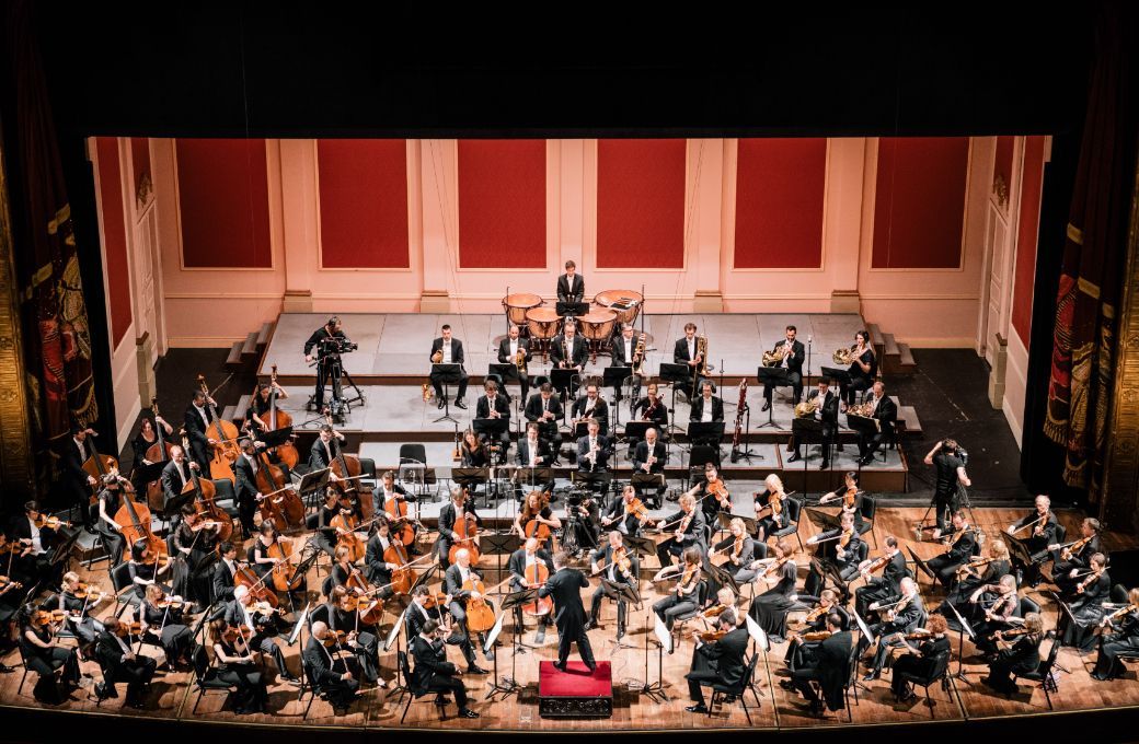 Jonathan Nott conducts the OSR in Buenos Aires © Niels Ackermann