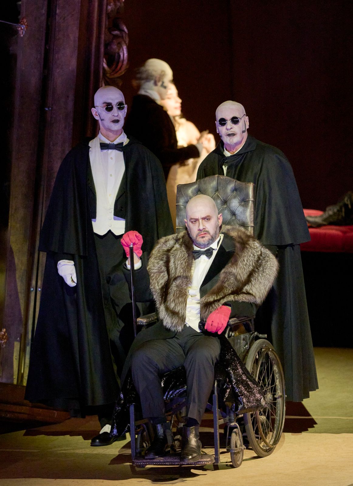 Alex Esposito (Lindorf / Coppélius / Miracle / Dapertutto) &copy; Wiener Staatsoper | Michael Pöhn