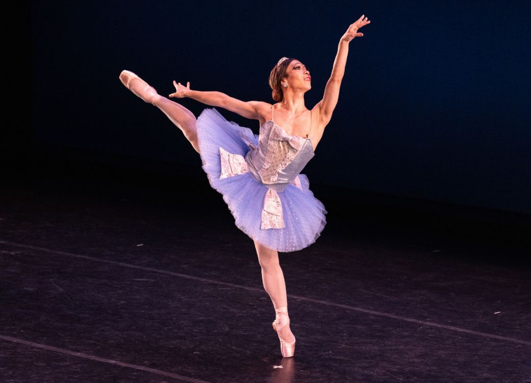 Takaomi Yoshino in Durante Verzola's <i>Symphony</i> © Steven Pisano