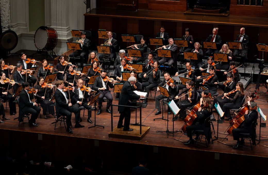 Mario Venzago conducts the Singapore Symphony Orchestra © Yoricko Liu | Singapore Symphony Orchestra