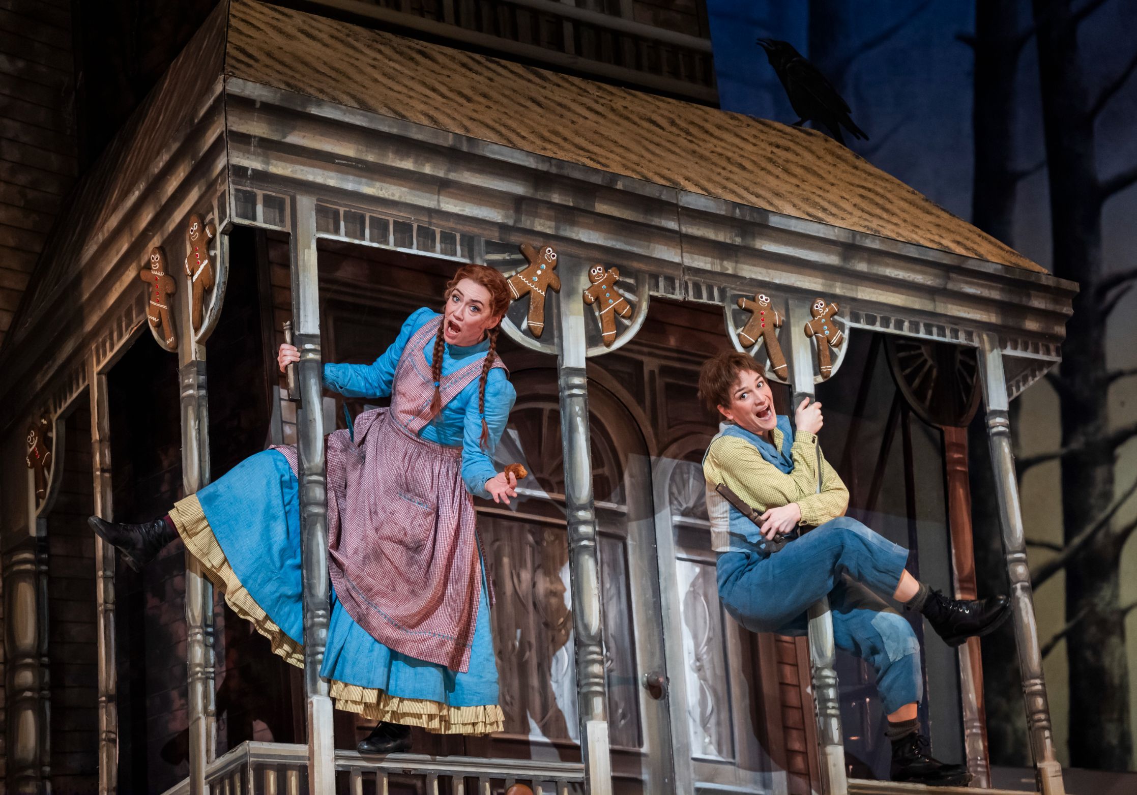 Heidi Stober (Gretel) and Kate Lindsey (Hansel) © The Royal Opera | Tristram Kenton 2024