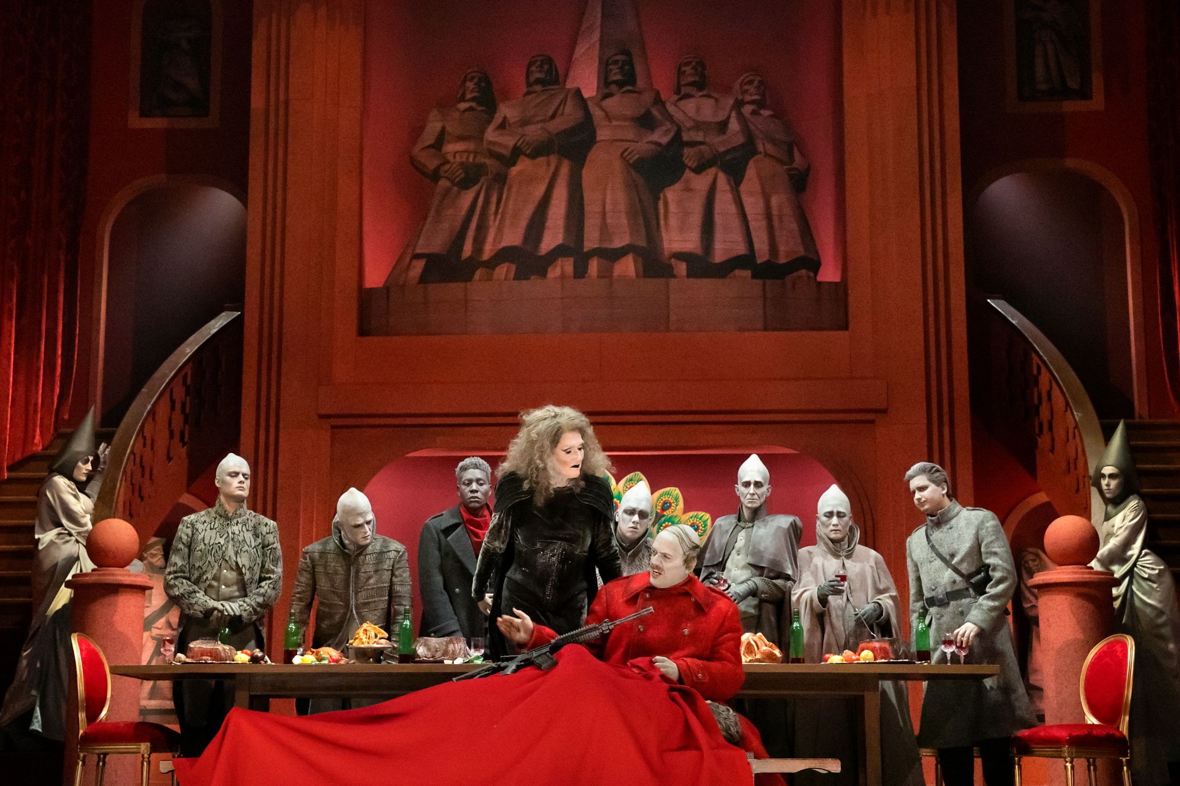 Angela Denoke (Herodias), Thomas Blondelle (Herodes) and ensemble &copy; OBV | Annemie Augustjins
