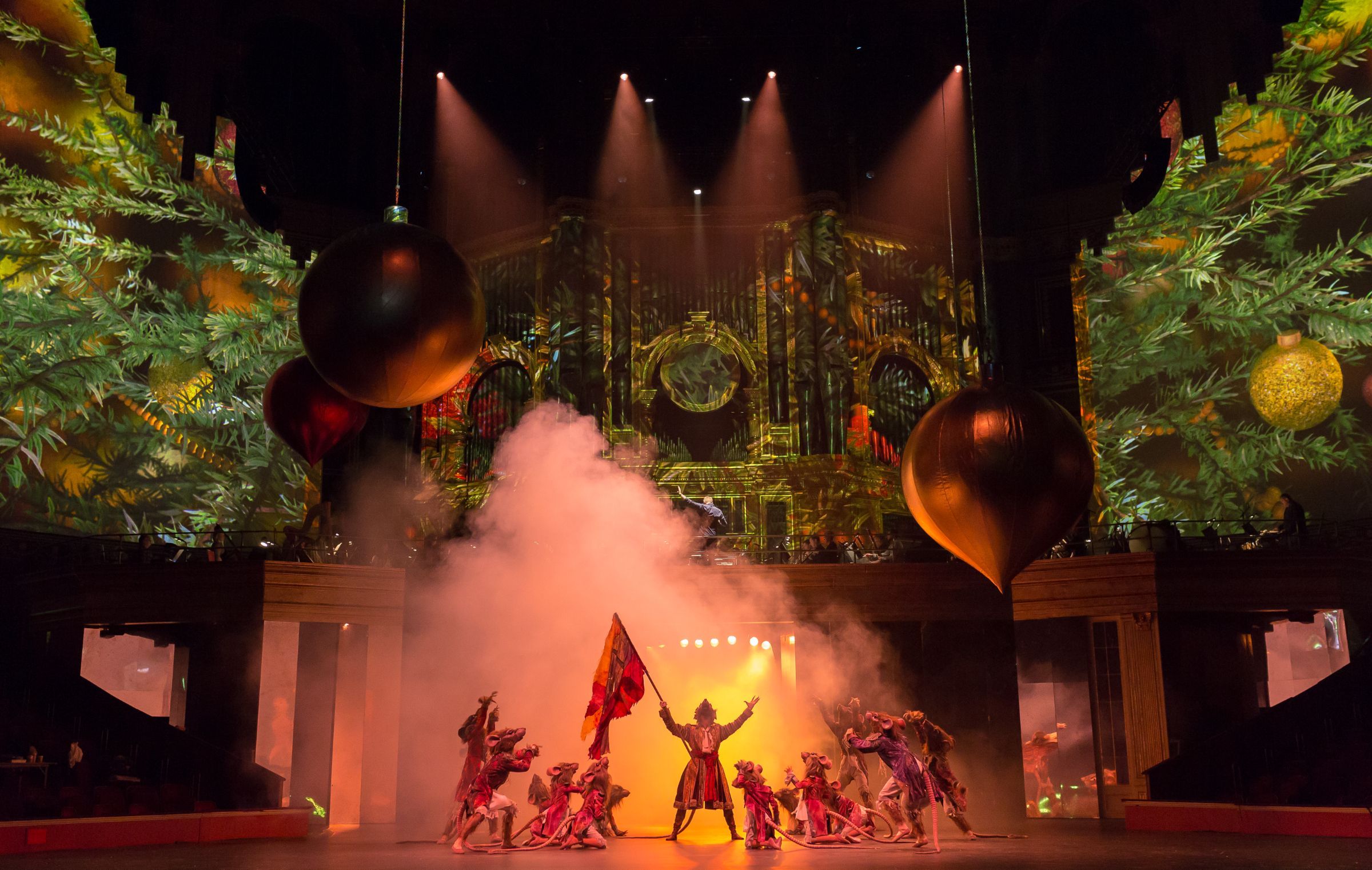 Birmingham Royal Ballet in Sir Peter Wright's <i>The Nutcracker</i> &copy; Andrew Ross