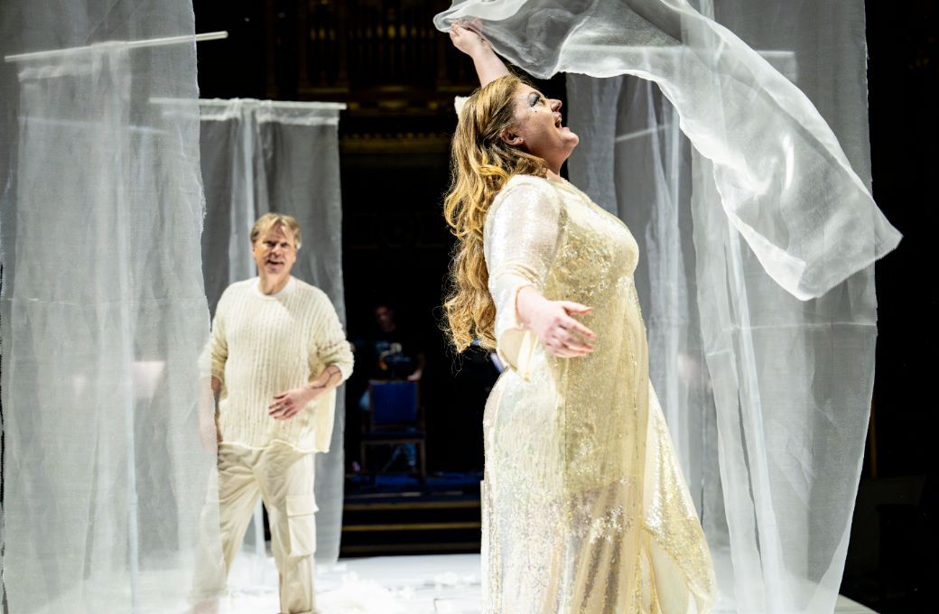 Catharine Woodward as Brünnhilde with Peter Furlong as Siegfried © Steve Gregson | Regents Opera