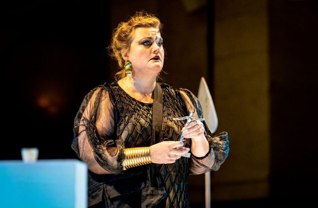 Catharine Woodward as Br&uuml;nnhilde in Regents Opera&rsquo;s <i>Die Walk&uuml;re</i> &copy; Steve Gregson | Regents Opera