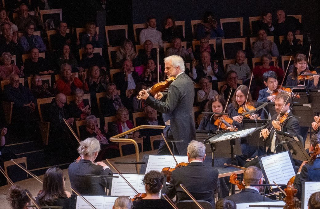 Rainer Honeck et l'Orchestre national de Lyon &copy; Yannis Adelbost