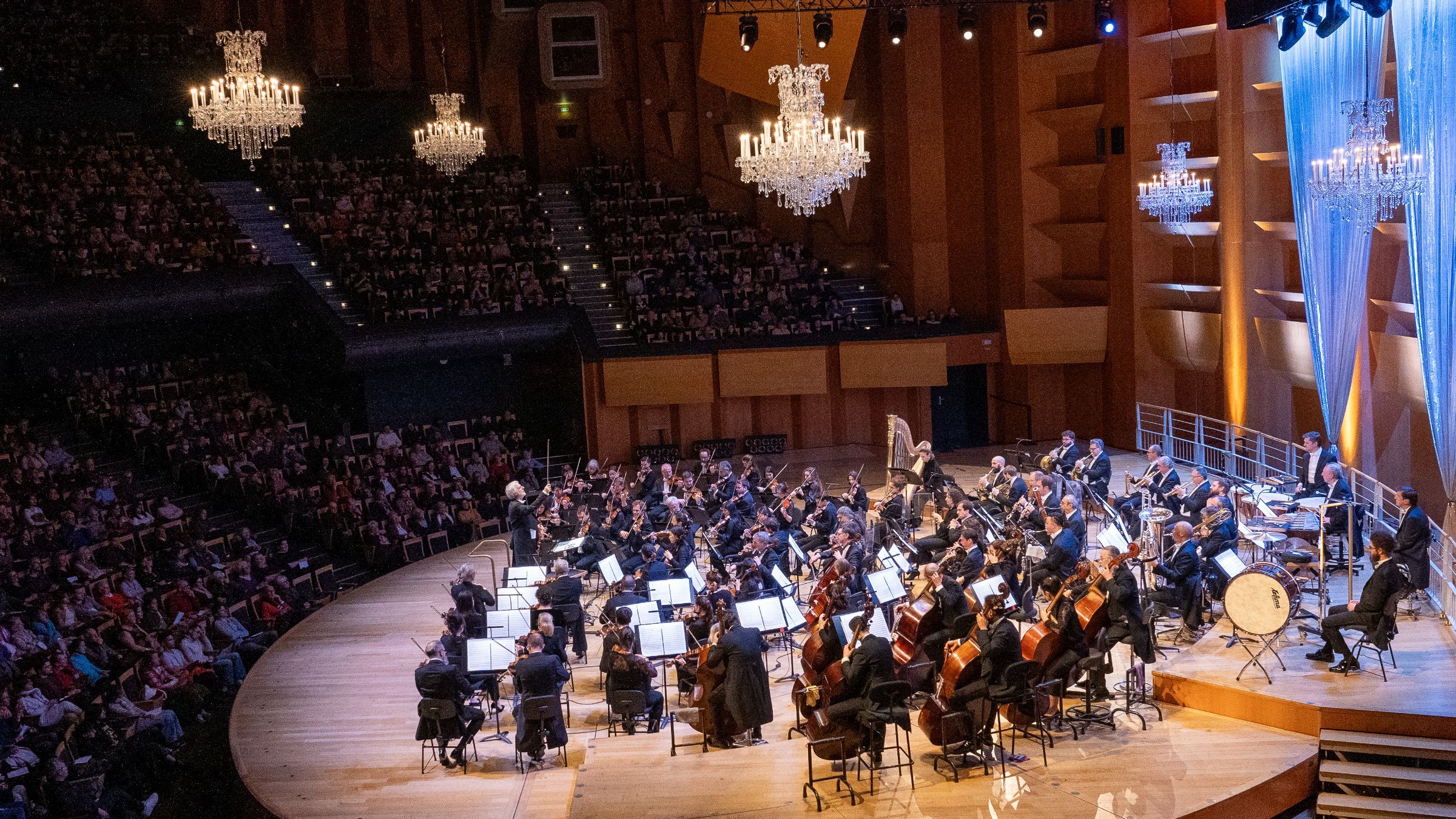 Rainer Honeck et l'Orchestre national de Lyon &copy; Yannis Adelbost
