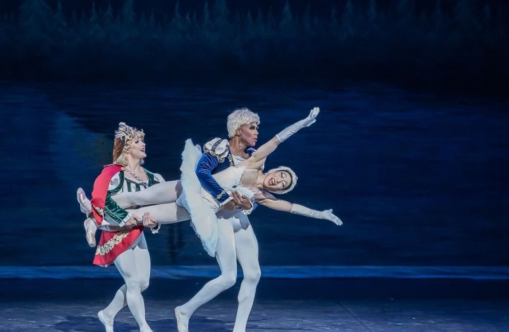 Timur Legupski (J. Speakman), Vladimir Legupski (D. Gosa), Varvara Laptopova (T. Yoshino) © Giovanni Daniotti