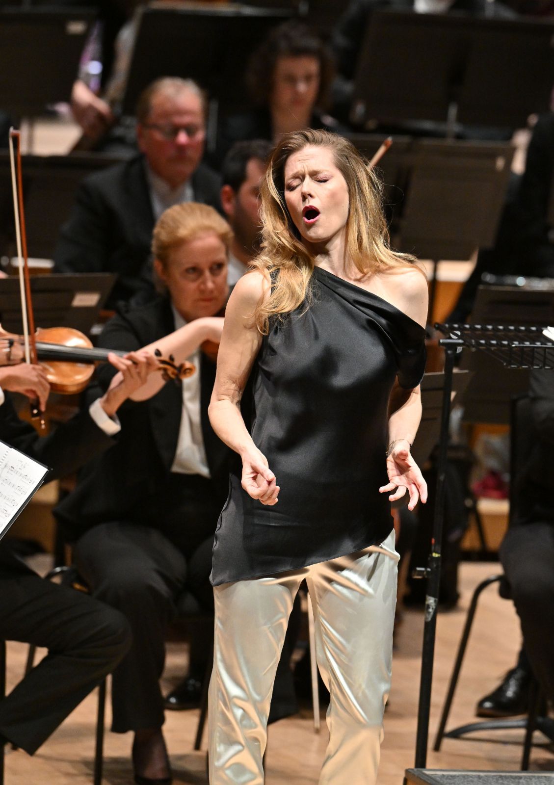 Barbara Hannigan and the London Symphony Orchestra © LSO | Mark Allan