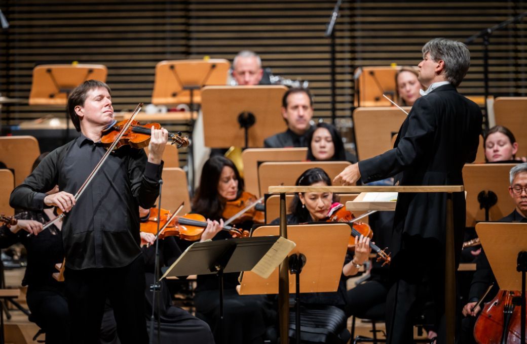 Joshua Bell, Daniele Rustioni and the New York Philharmonic © Chris Lee