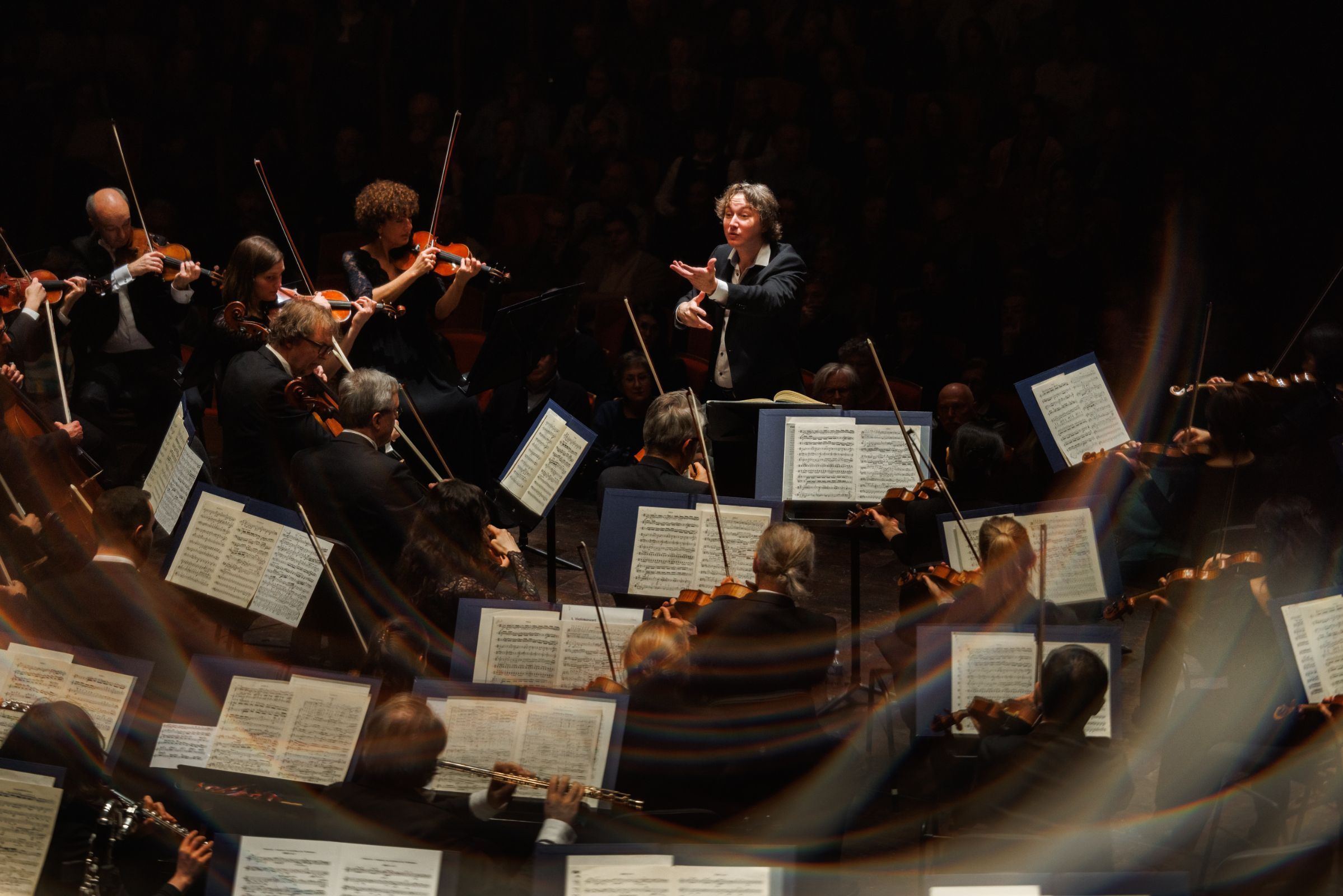 Maxim Emelyanychev conducts the Antwerp Symphony Orchestra &copy; Antwerp Symphony Orchestra | Jens Baert