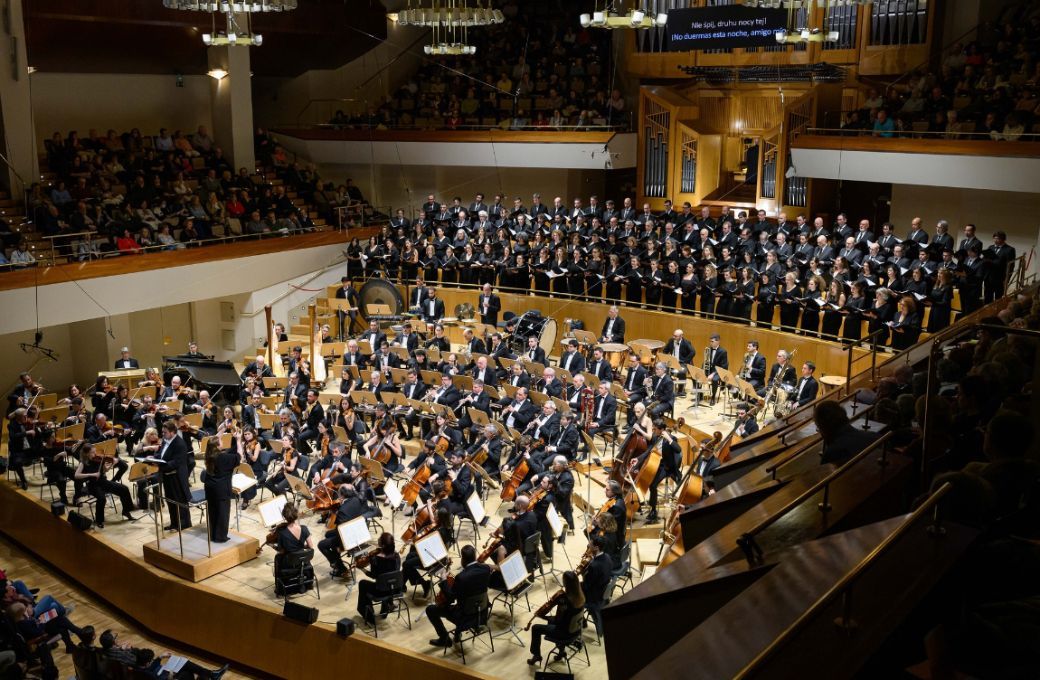 Orquesta y Coro Nacionales, Coro de la Comunidad de Madrid, Tomislav Mužek y Simone Young &copy; Rafa Mart&iacute;n | OCNE
