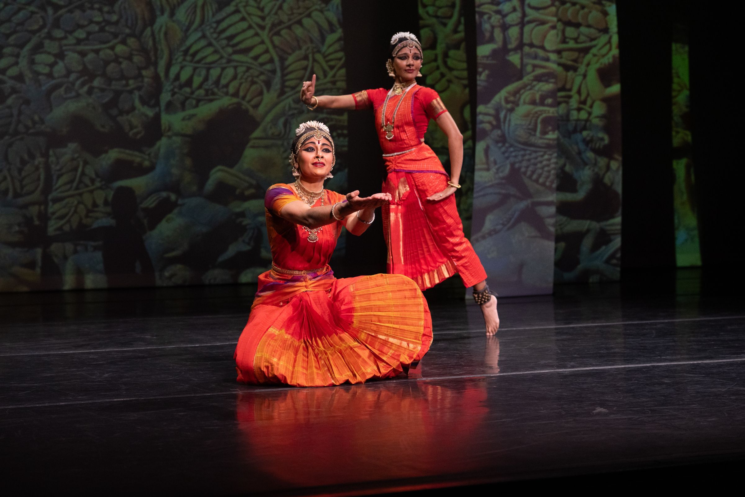 Ashwini Ramaswamy and Aparna Ramaswamy in <i>Children of Dharma</i> &copy; Steven Pisano
