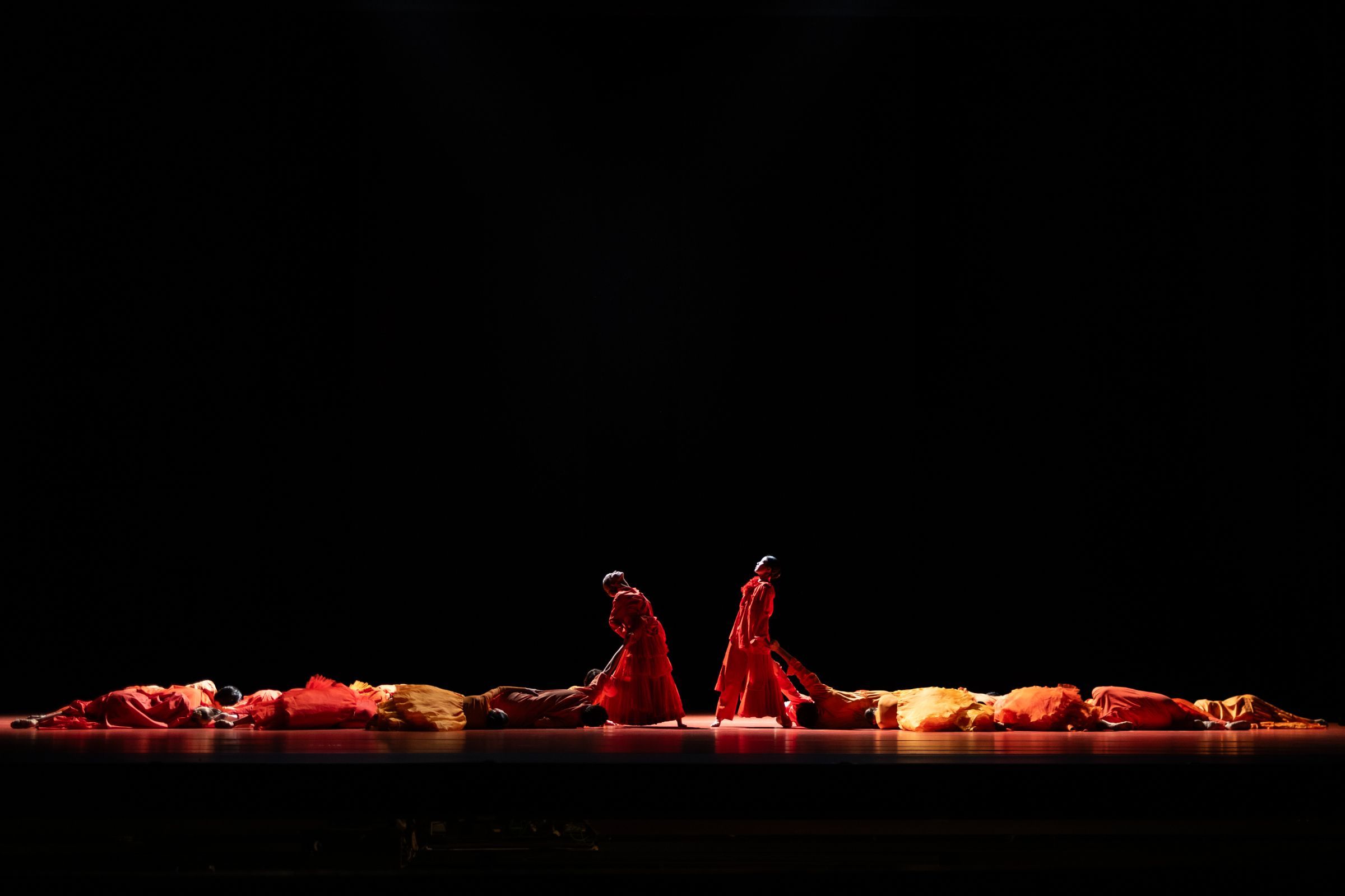 Silvia Azzoni, Madoka Sugai and ensemble in Azure Barton's <i>Slow Burn</i> © Kiran West