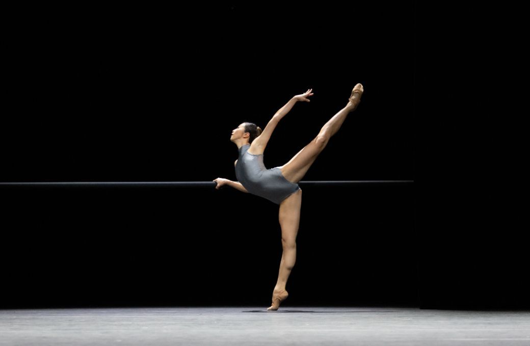 Futaba Ishizaki in William Forsythe's <i>Blake Works V</i> © Kiran West