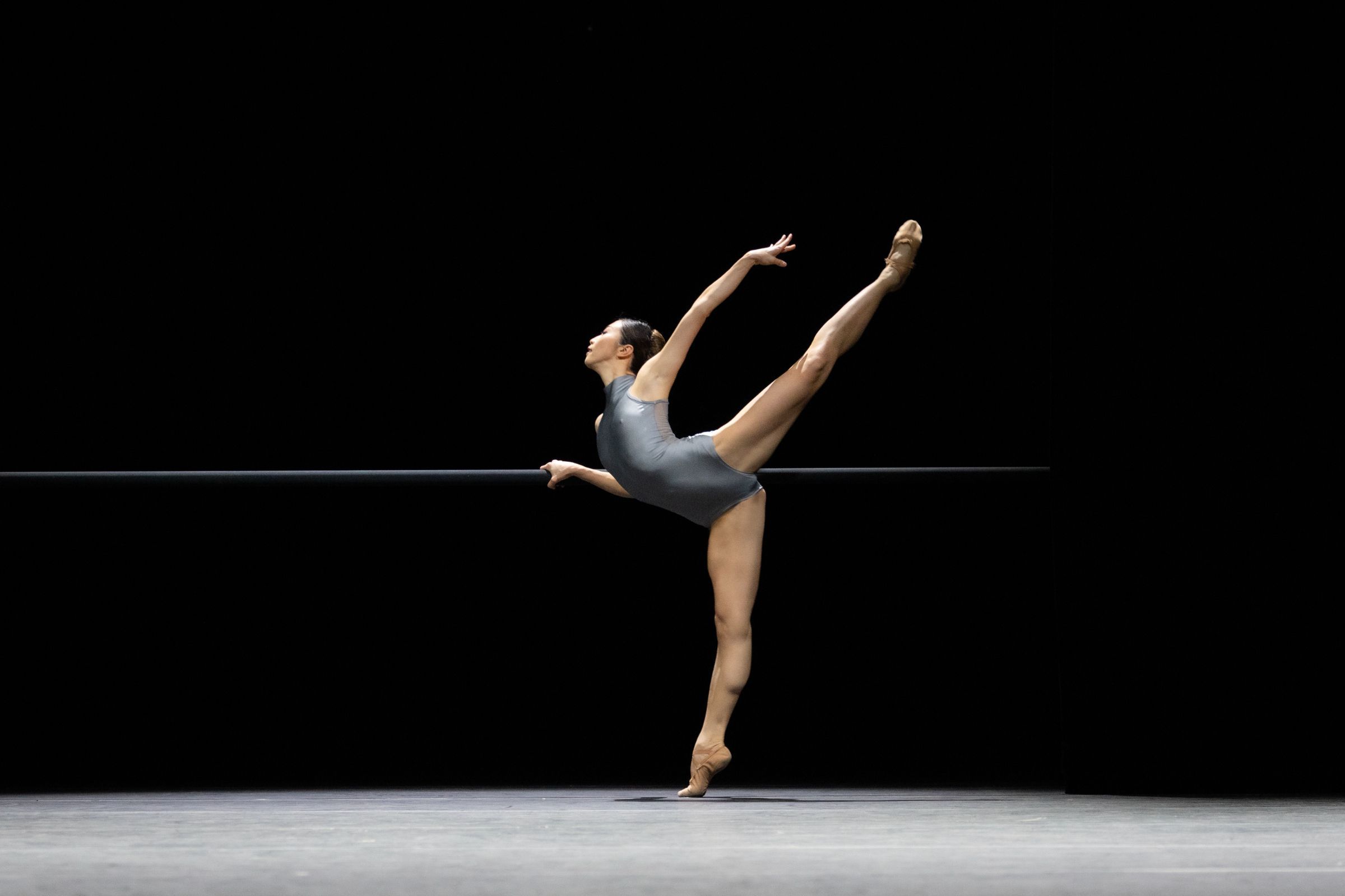 Futaba Ishizaki in William Forsythe's <i>Blake Works V</i> © Kiran West