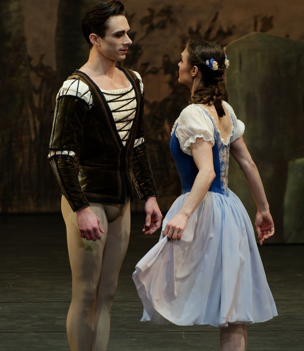 Francesco Gabriele Frola as Albrecht and Jurgita Dronina as Giselle in <i>Giselle</i> © Martynas Aleksa