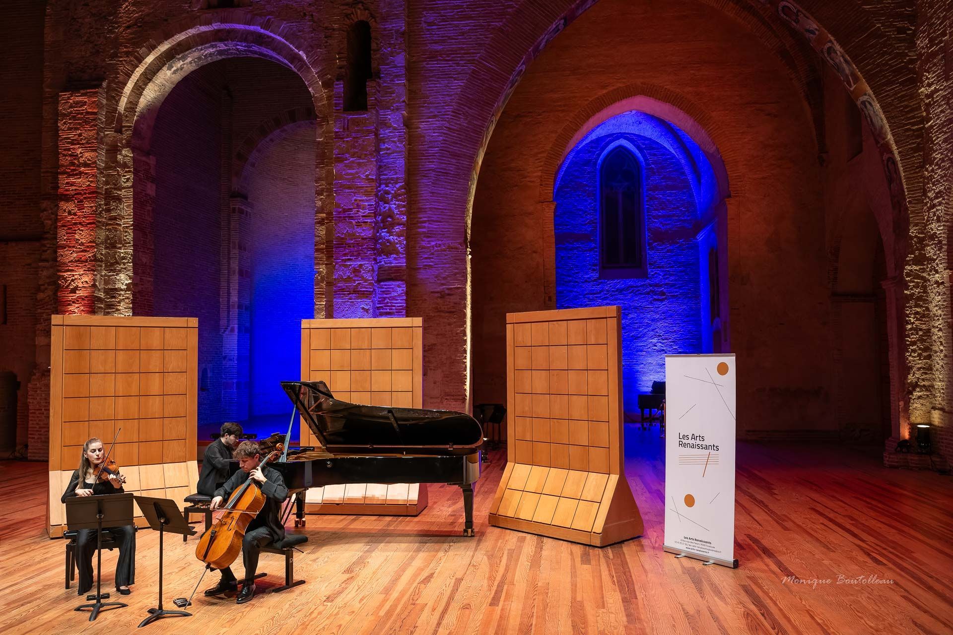 Le Trio Zeliha dans l'Auditorium Saint-Pierre des Cuisines © Monique Boutolleau / Les Arts Renaissants
