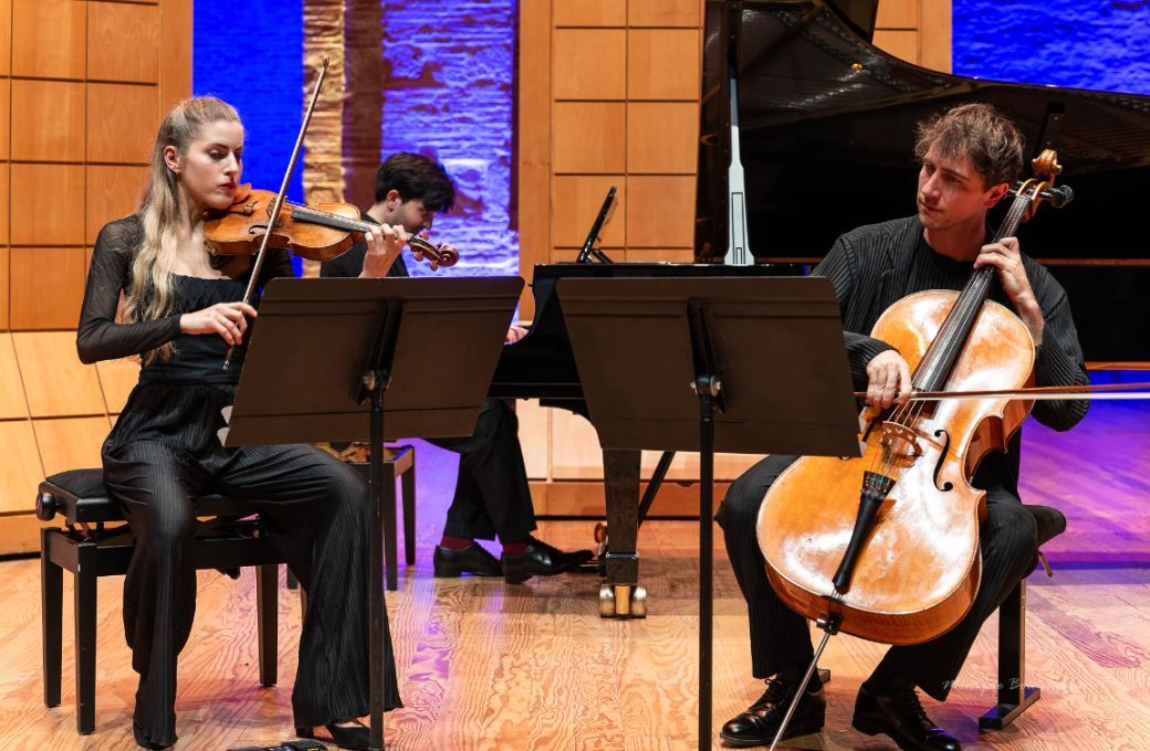 Manon Galy, Jorge González Buajasán et Maxime Quennesson © Monique Boutolleau / Les Arts Renaissants