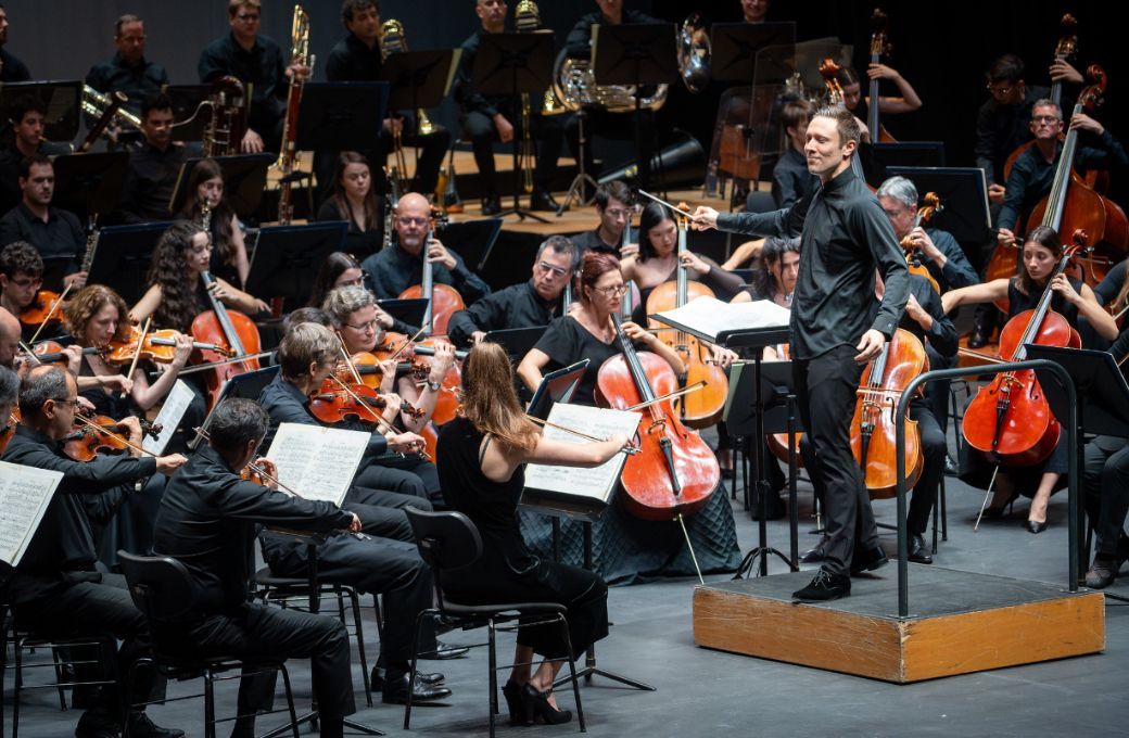 Roberto González-Monjas al frente de la OSG © Orquesta Sinfónica de Galicia