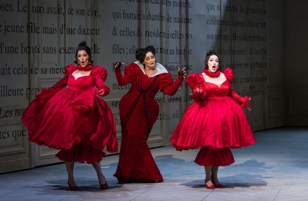 Ashlyn Tymms (Doroth&eacute;e), Angela Hogan (Mme de la Halti&egrave;re) and Jennifer Black (No&eacute;mie) &copy; Rhiannon Hopley