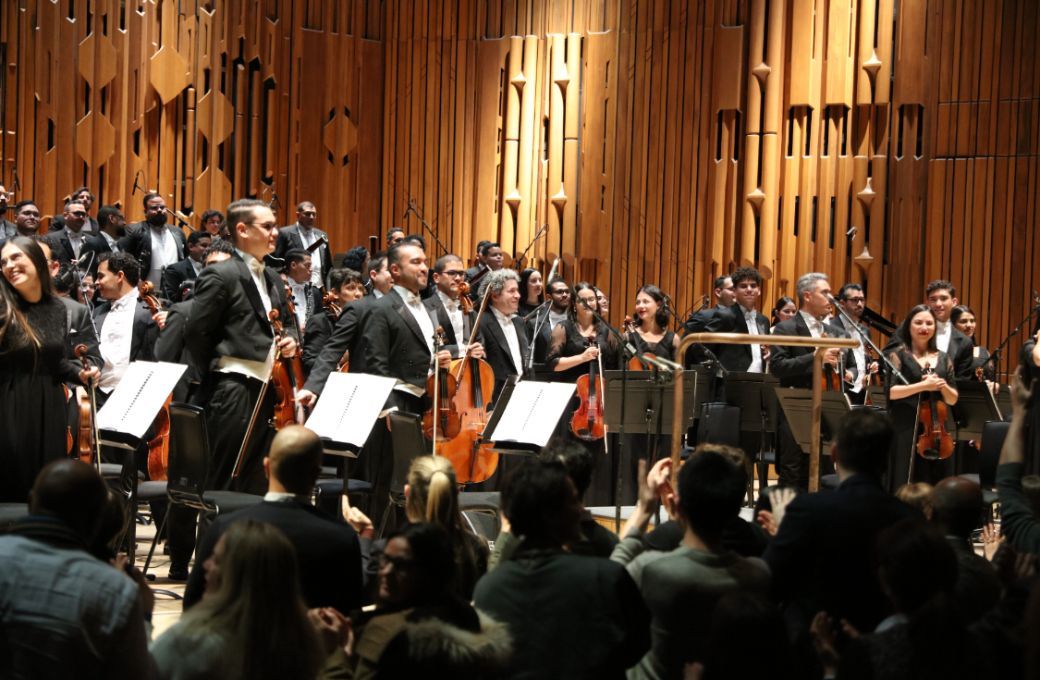 Gustavo Dudamel and the Sim&oacute;n Bol&iacute;var Symphony Orchestra of Venezuela &copy; Nohely Oliveros