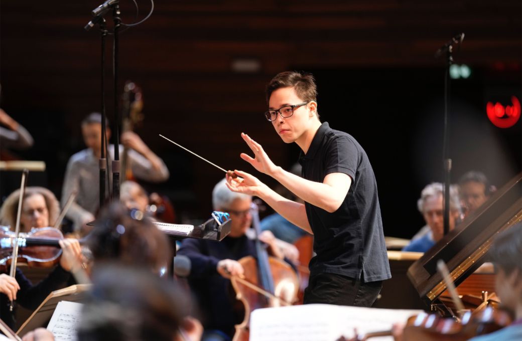 Tarmo Peltokoski en répétition avec l'Orchestre Philharmonique de Radio France &copy; Christophe Abramowitz / Radio France