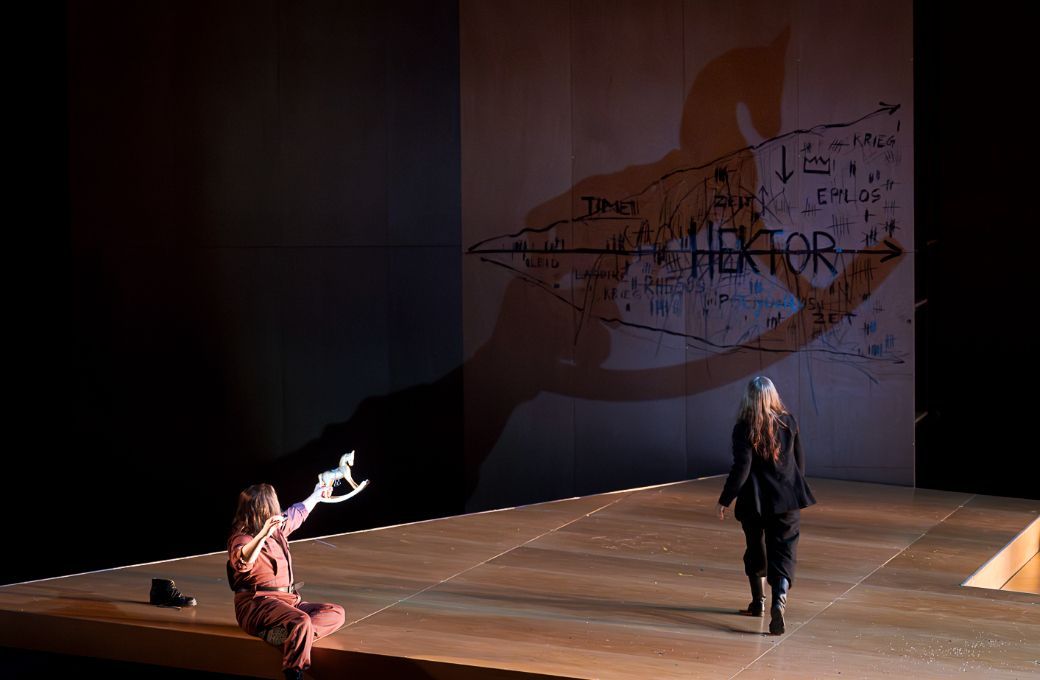 Iurie Ciobanu (Enée) und Mareike Jankowski (Cassandre) © Werner Kmetitsch