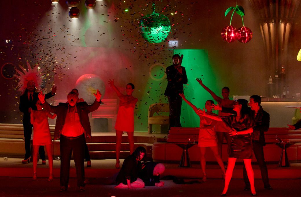 John Daszak (Herodes), Olesya Golovneva, Gábor Bretz and Tanja Ariane Baumgartner (Herodias) © Grand Théâtre de Genève | Magali Dougados