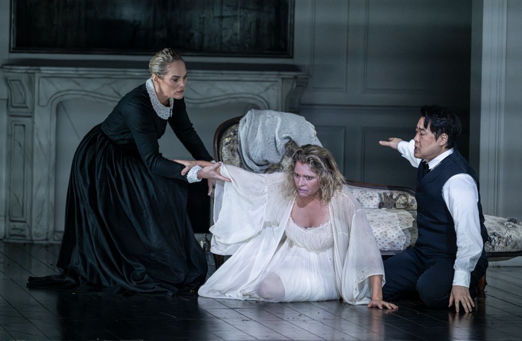Catherine Bouchier (Annina), Samantha Clarke (Violetta) and Ji-Min Park (Alfredo) &copy; Guy Davies