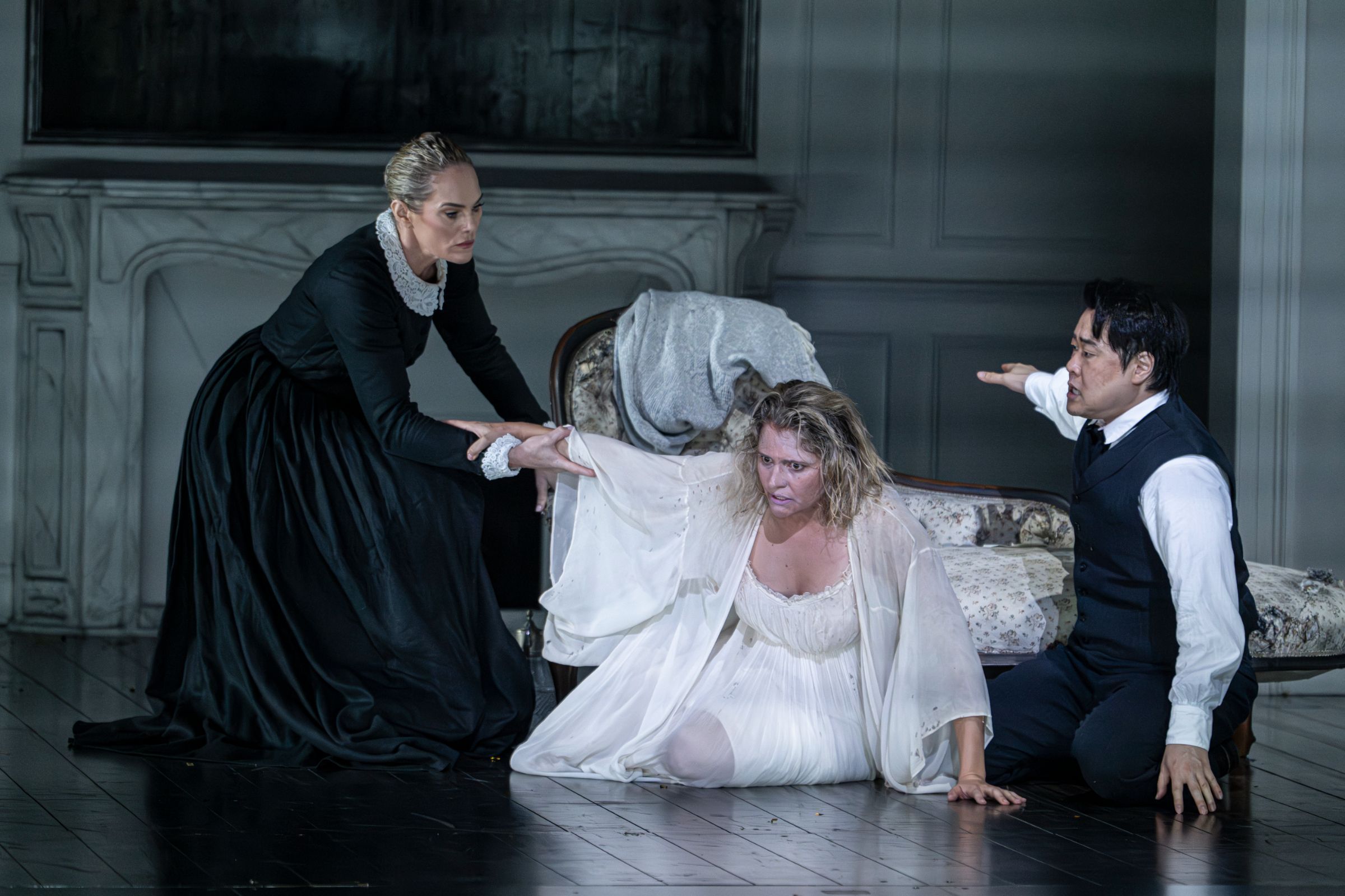 Catherine Bouchier (Annina), Samantha Clarke (Violetta) and Ji-Min Park (Alfredo) &copy; Guy Davies