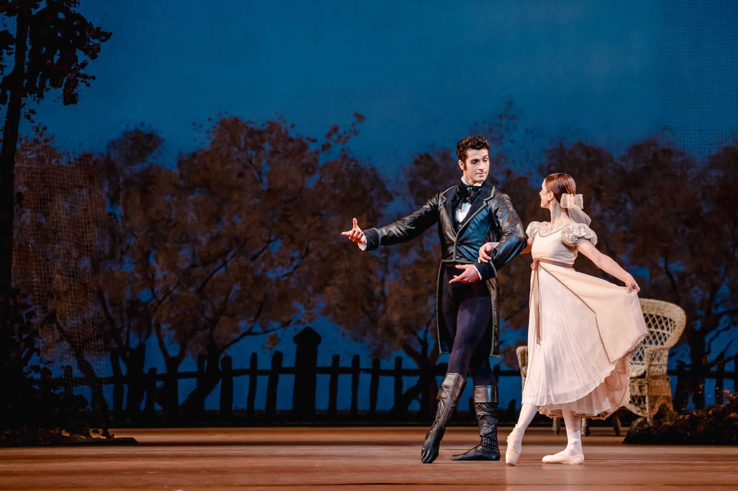 Reece Clarke as Onegin and Marianela Nuñez as Tatiana in John Cranko's <i>Onegin</i> &copy; Andrej Uspenski